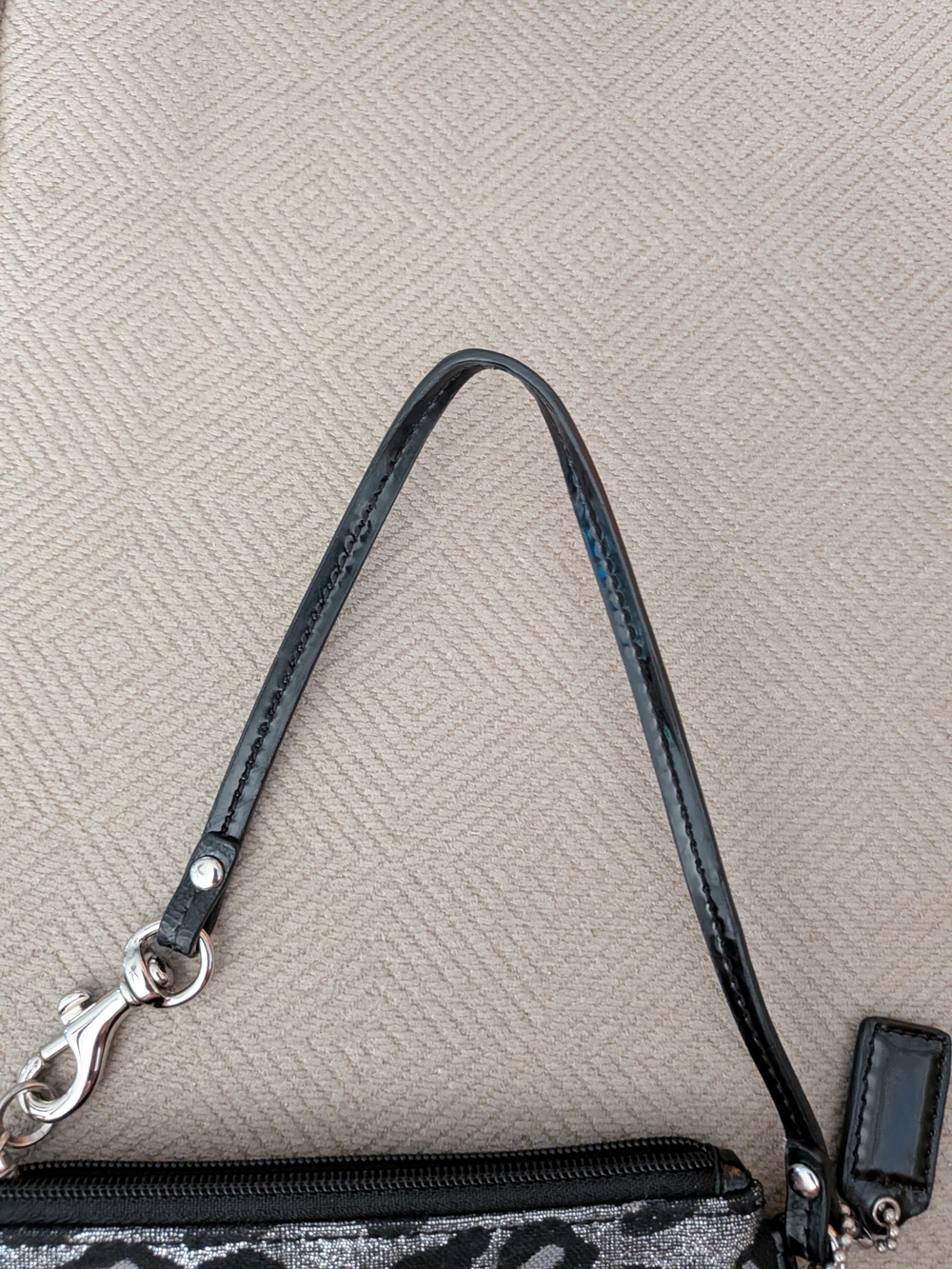 Coach Silver & Black Leopard Print Wristlet - Picture 4 of 6